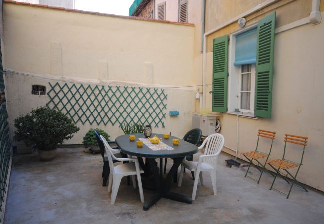 Appartement à Cannes - Suquet 3 pièces terrasse / MEN1318