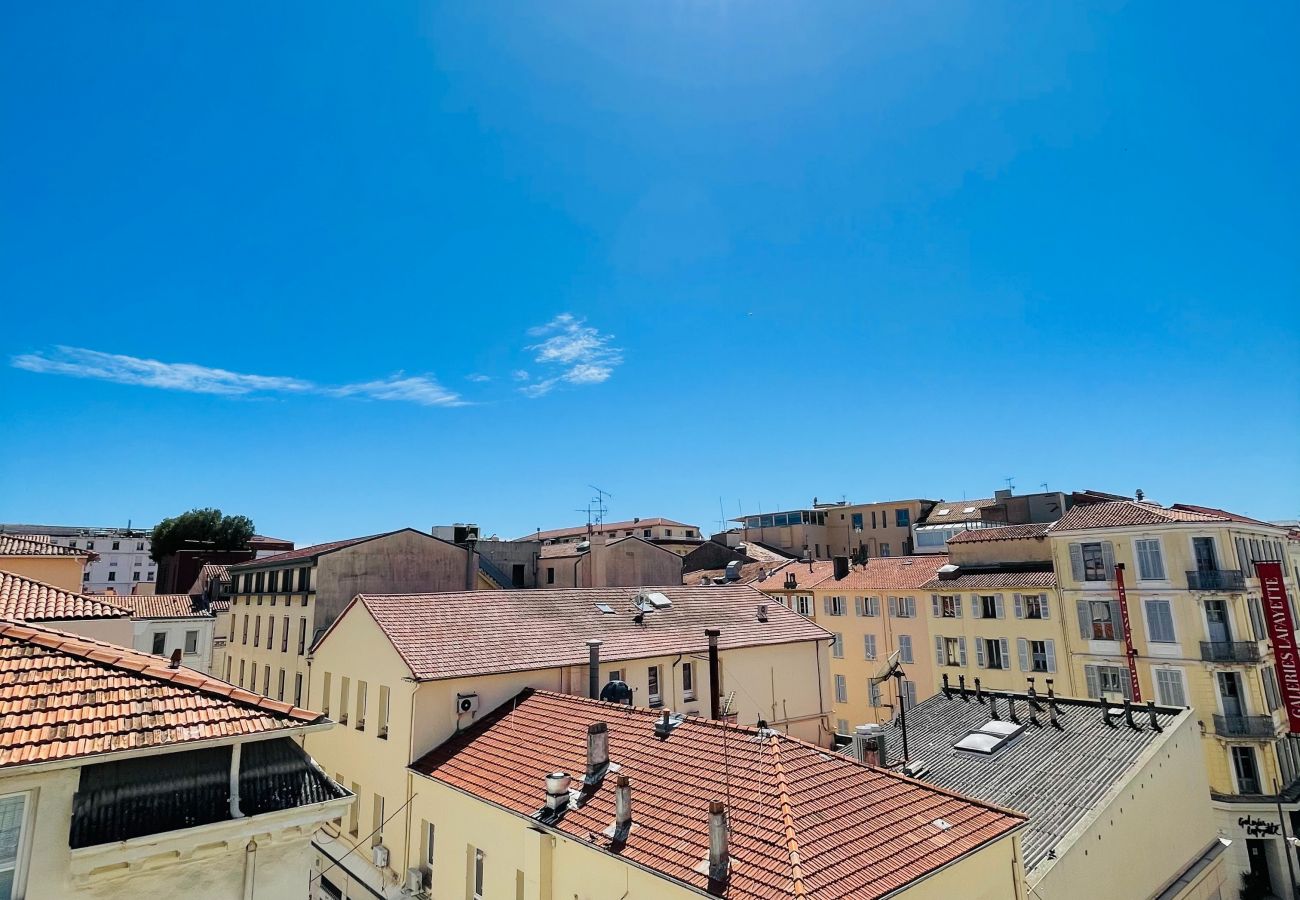 Appartement à Cannes - Plein centre beau 2 chambres / Côté Sud