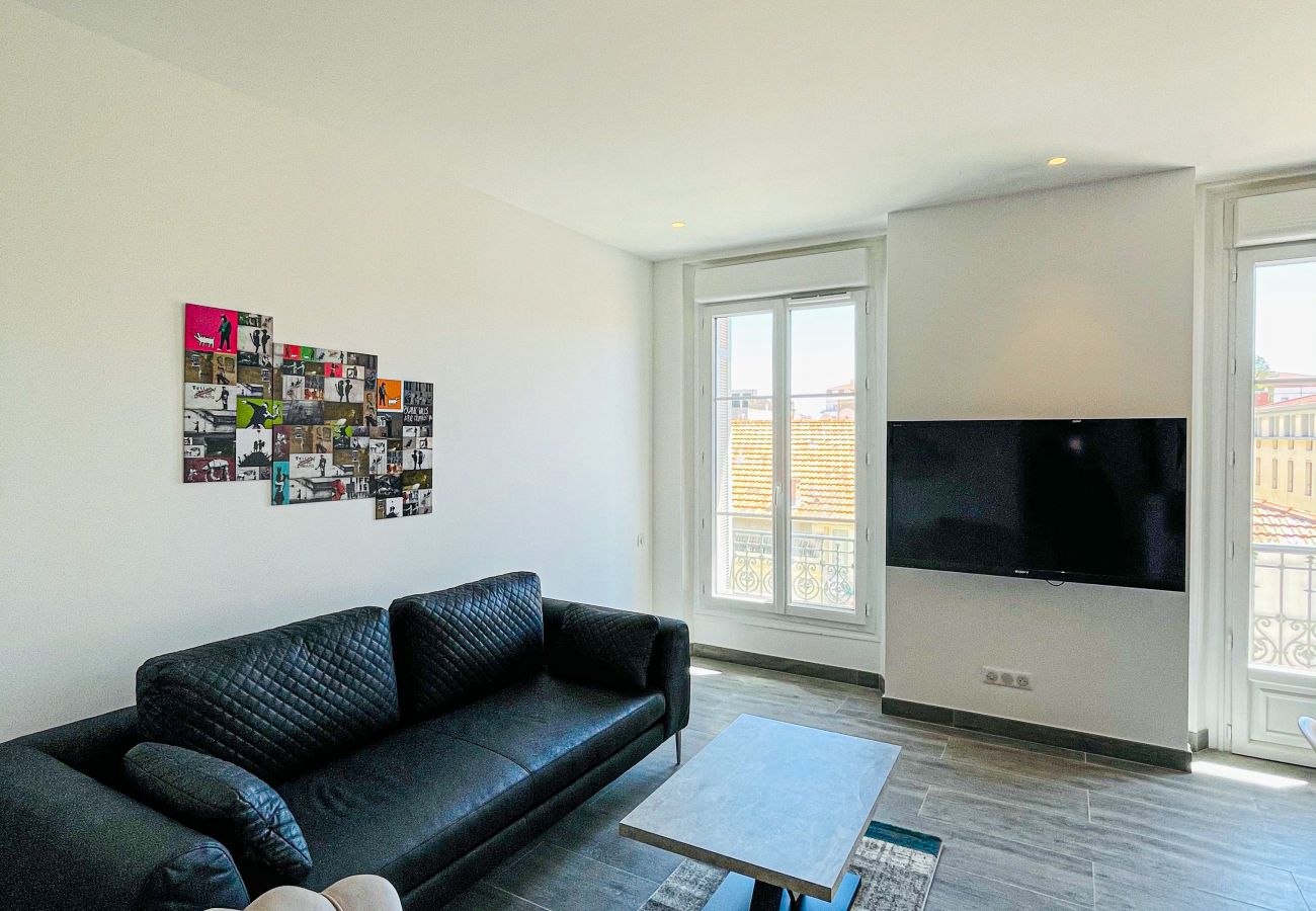 Appartement à Cannes - Plein centre beau 2 chambres / Côté Sud