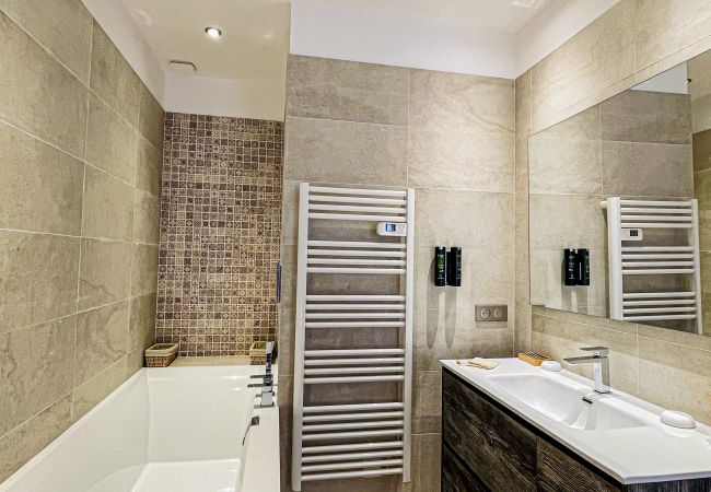 Appartement à Cannes - Splendide 3 Chambres / couleur nature Appartement à Cannes - Splendide 3 Chambres / couleur nature