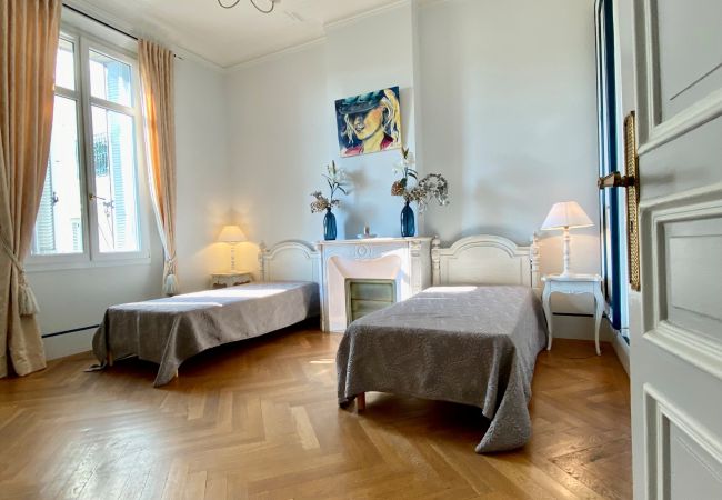 Appartement à Cannes - GAZ5213 / Incomparable 4 pièces Port Appartement à Cannes - GAZ5213 / Incomparable 4 pièces Port