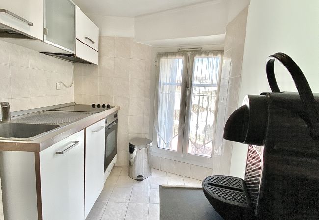 Appartement à Cannes - Top Floor / Spacieux logement situé Rue des Serbes Appartement à Cannes - Top Floor / Spacieux logement situé Rue des Serbes