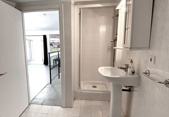 Appartement à Cannes - Top Floor / Spacieux logement situé Rue des Serbes Appartement à Cannes - Top Floor / Spacieux logement situé Rue des Serbes