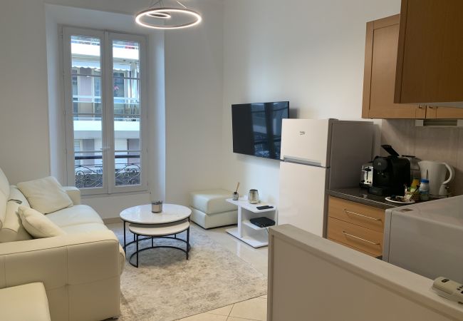 Appartement à Cannes - AZA12 / Charmant appartement proche Croisette Appartement à Cannes - AZA12 / Charmant appartement proche Croisette