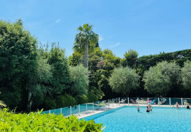 Appartement à Cannes - Studio-2pièces residence piscine/FLORIANA