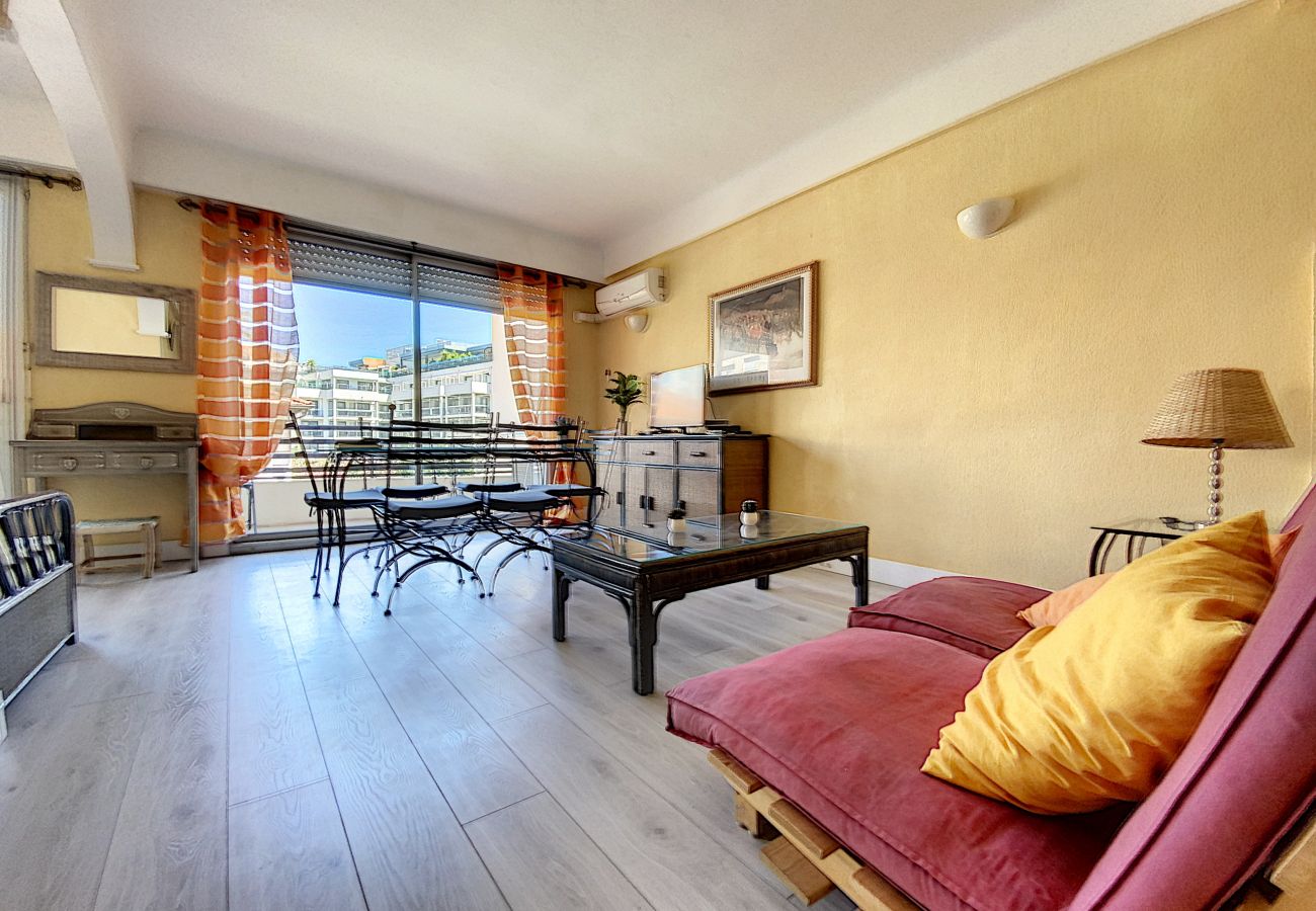 Appartement à Cannes - Palais Rouaze/ LAC2141/ 2P