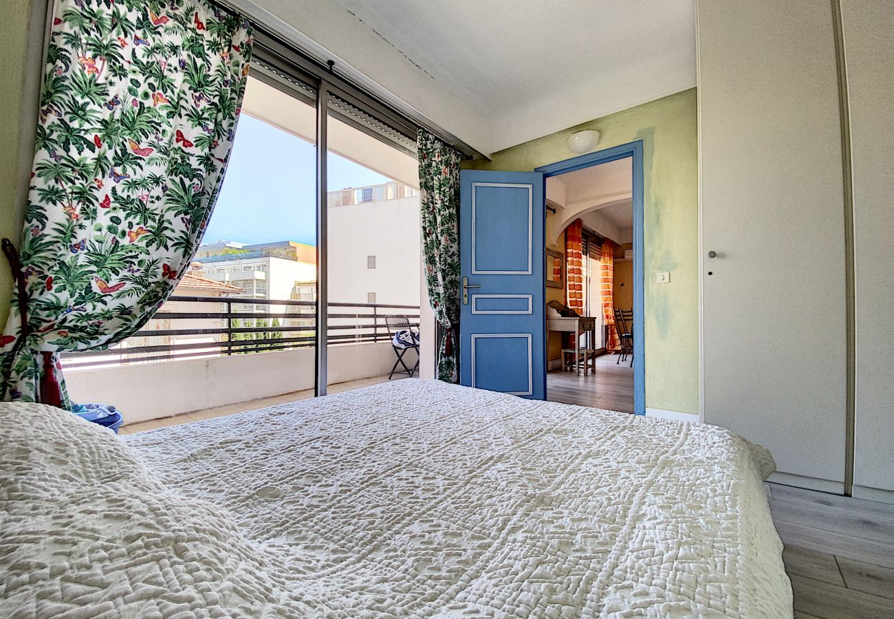 Appartement à Cannes - Palais Rouaze/ LAC2141/ 2P