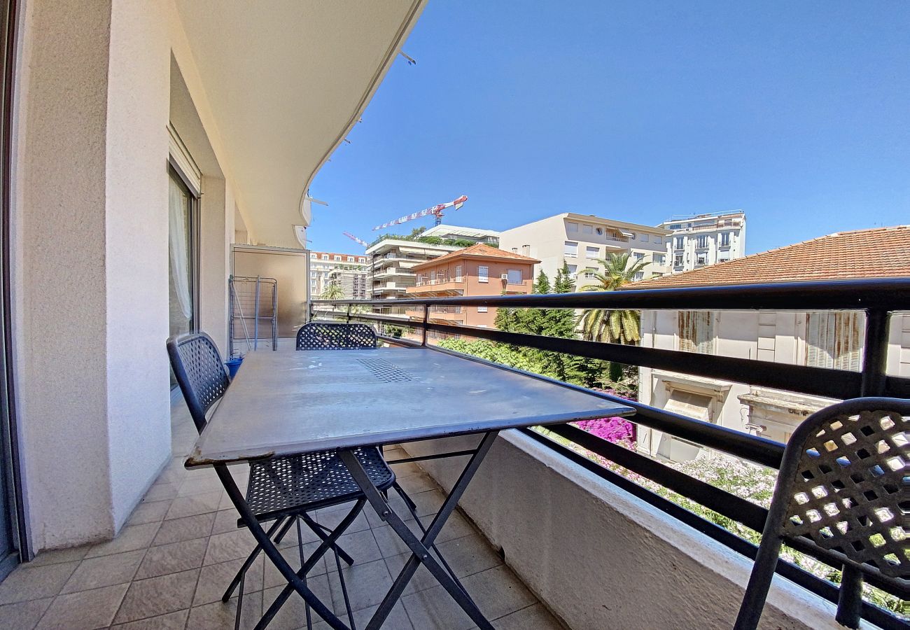 Appartement à Cannes - Palais Rouaze/ LAC2141/ 2P