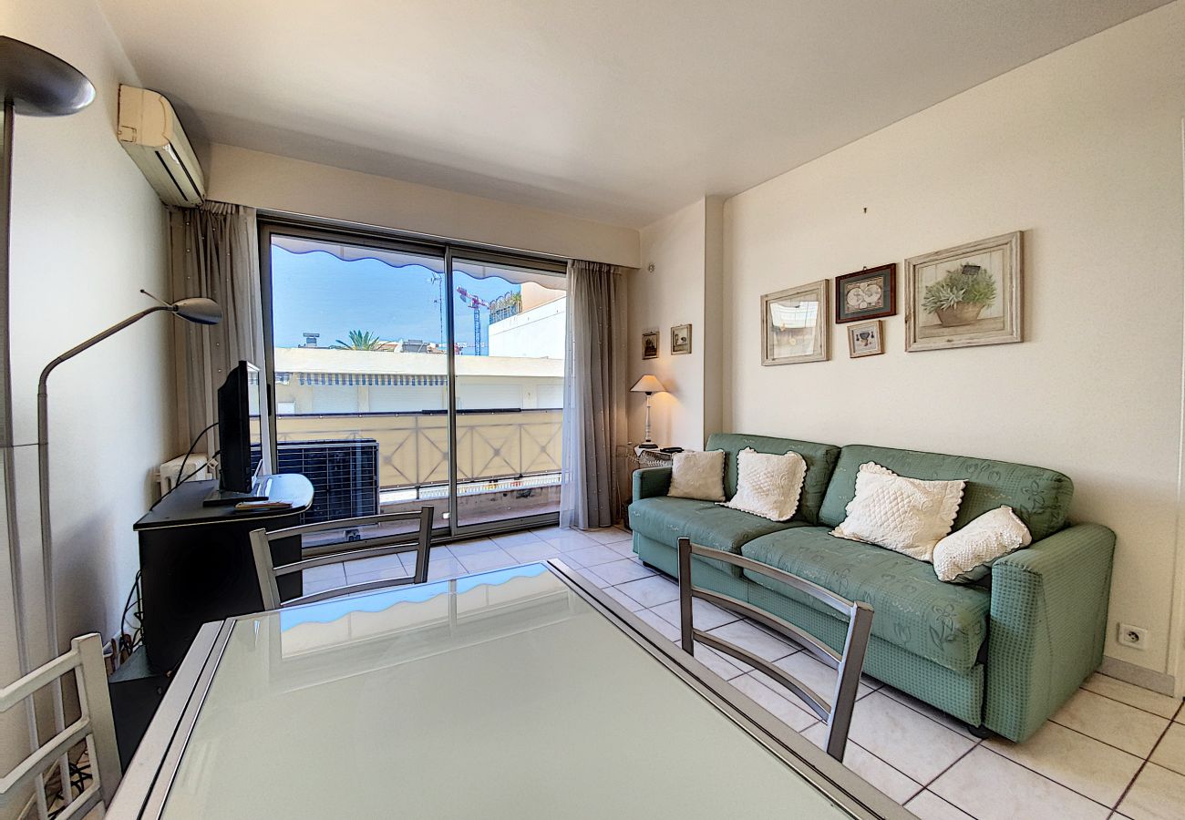 Appartement à Cannes - LE CHEVERNY/ ROB1428/ 2P