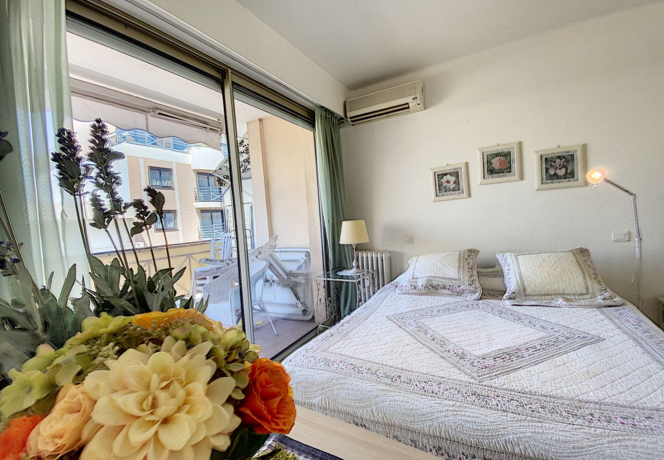 Appartement à Cannes - LE CHEVERNY/ ROB1428/ 2P