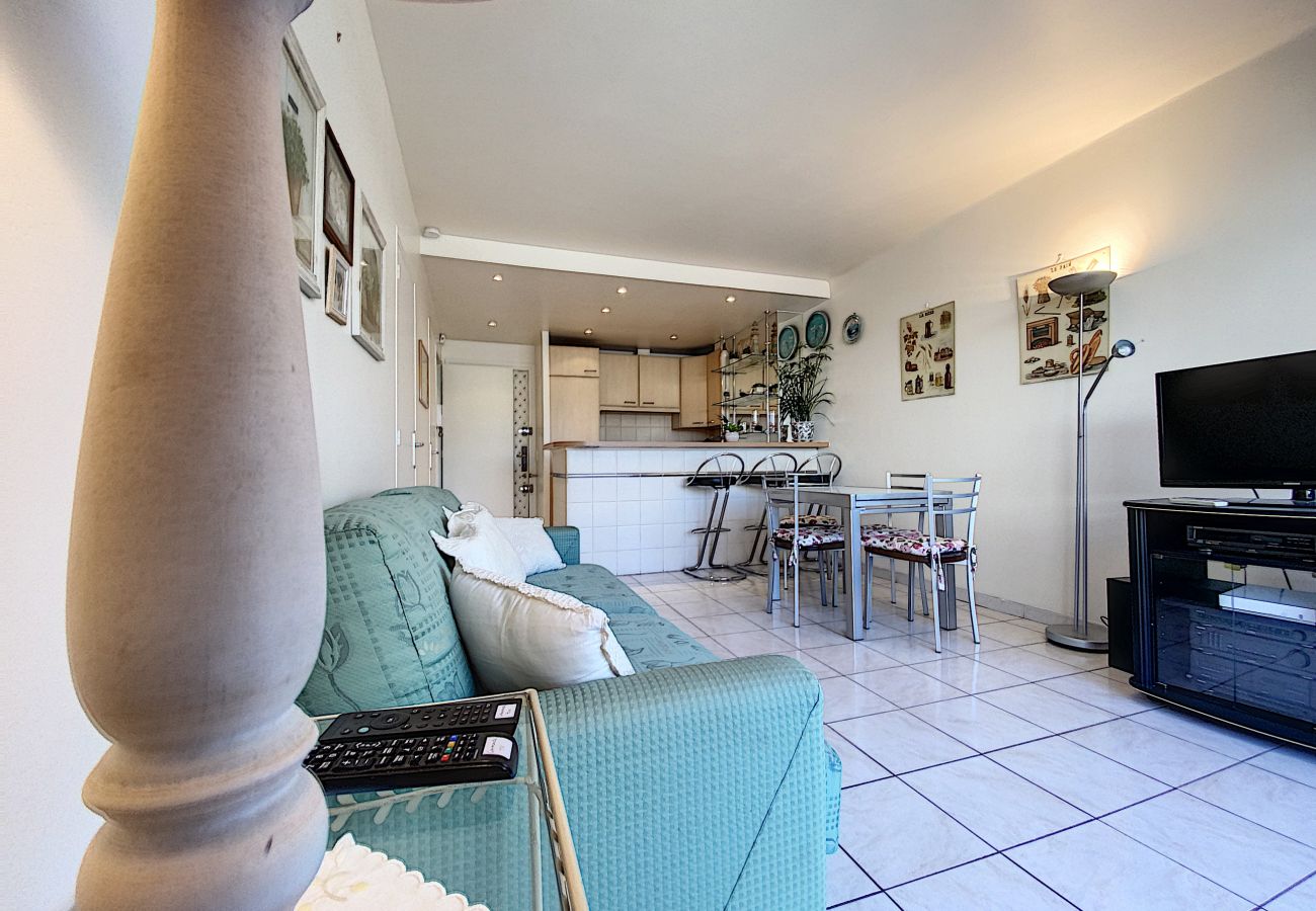 Appartement à Cannes - LE CHEVERNY/ ROB1428/ 2P