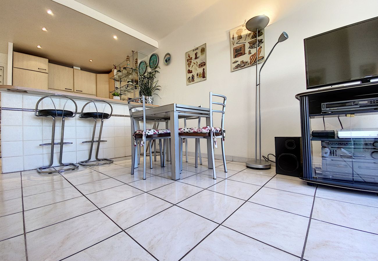 Appartement à Cannes - LE CHEVERNY/ ROB1428/ 2P