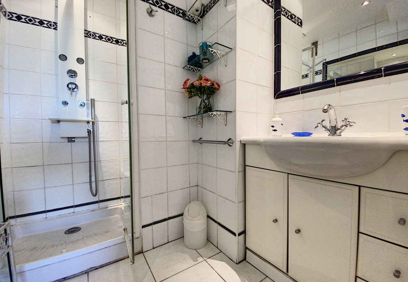 Appartement à Cannes - LE CHEVERNY/ ROB1428/ 2P
