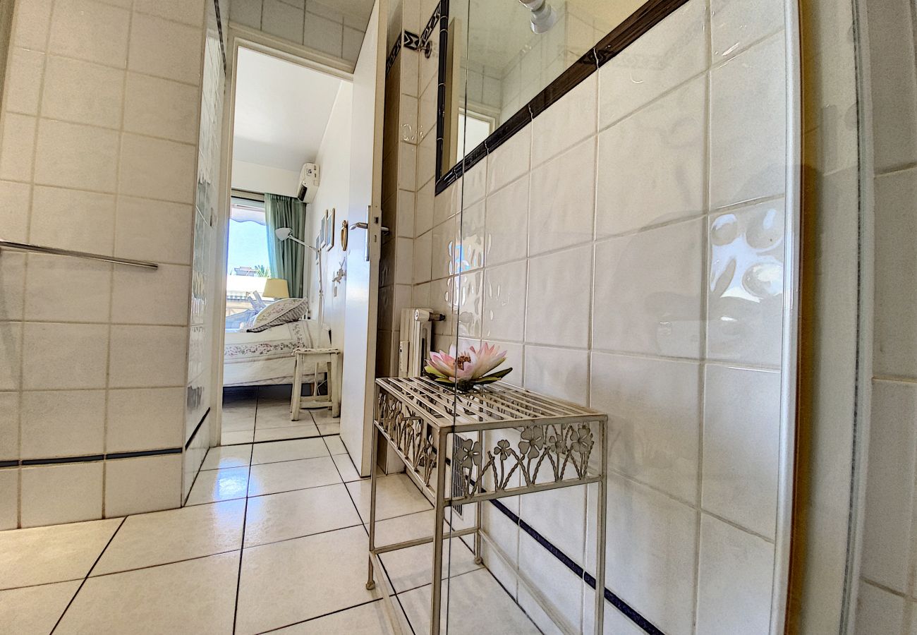 Appartement à Cannes - LE CHEVERNY/ ROB1428/ 2P