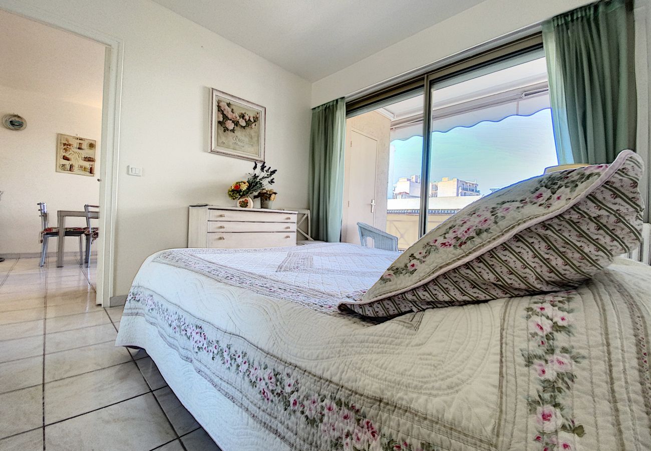 Appartement à Cannes - LE CHEVERNY/ ROB1428/ 2P