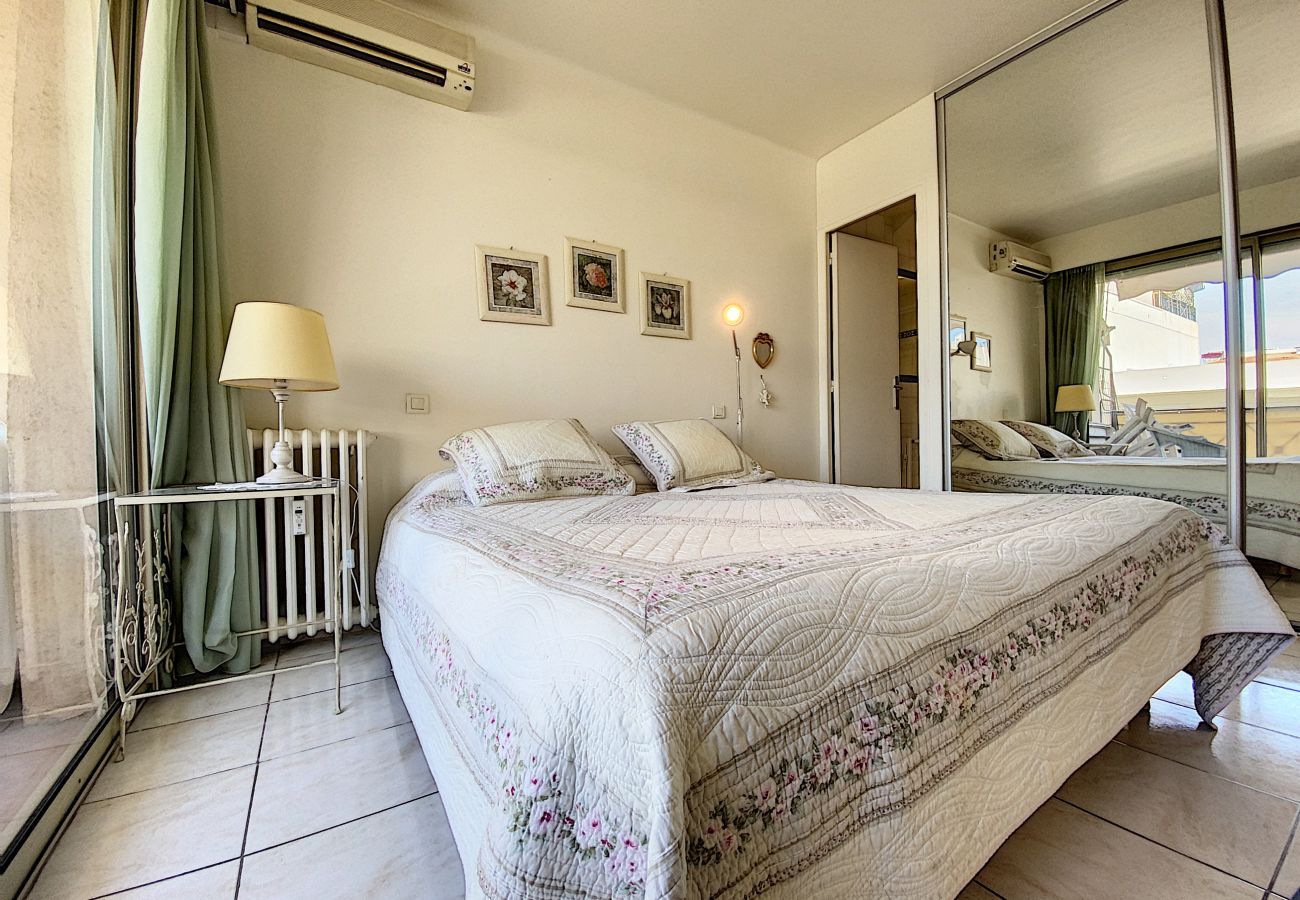 Appartement à Cannes - LE CHEVERNY/ ROB1428/ 2P