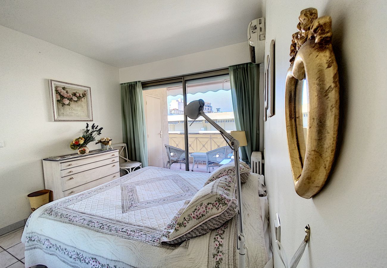 Appartement à Cannes - LE CHEVERNY/ ROB1428/ 2P