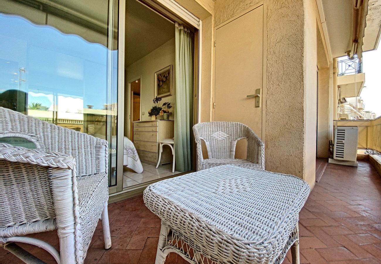 Appartement à Cannes - LE CHEVERNY/ ROB1428/ 2P