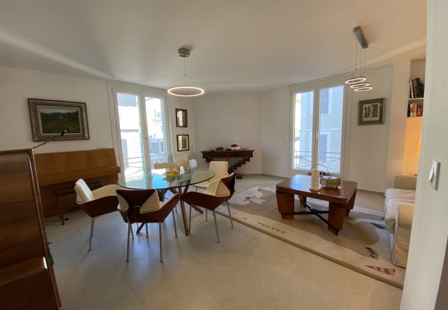 Appartement à Cannes - Grand appartement élégant / ANT1308 / 3c