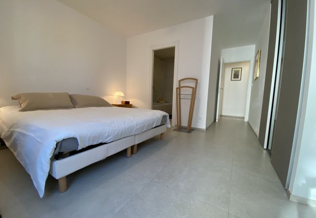 Appartement à Cannes - Grand appartement élégant / ANT1308 / 3c