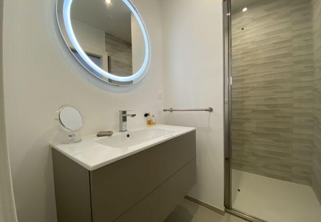 Appartement à Cannes - Grand appartement élégant / ANT1308 / 3c