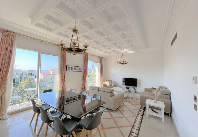 Appartement à Cannes - Exceptionnel 5 pièces vue mer/ FON3