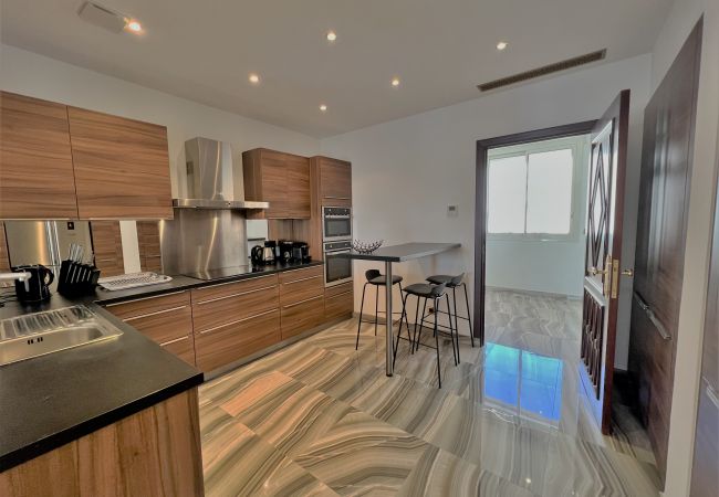 Appartement à Cannes - FON3 / Exceptionnel 5 pièces vue mer Appartement à Cannes - FON3 / Exceptionnel 5 pièces vue mer