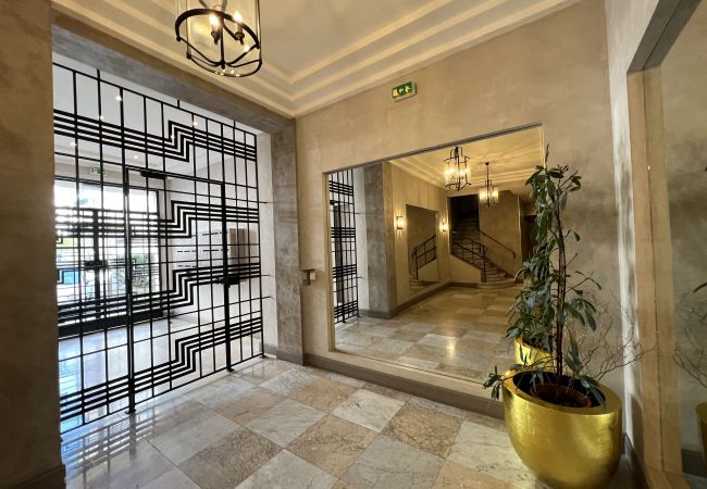 Appartement à Cannes - FON3 / Exceptionnel 5 pièces vue mer Appartement à Cannes - FON3 / Exceptionnel 5 pièces vue mer