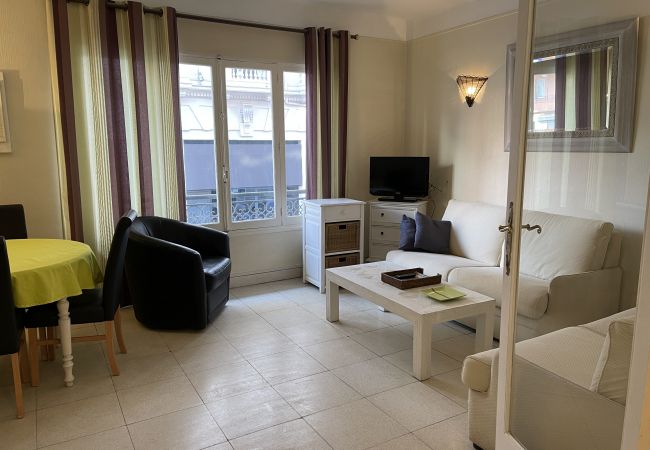 Appartement à Cannes - Appartement lumineux proche mer / QUE5327