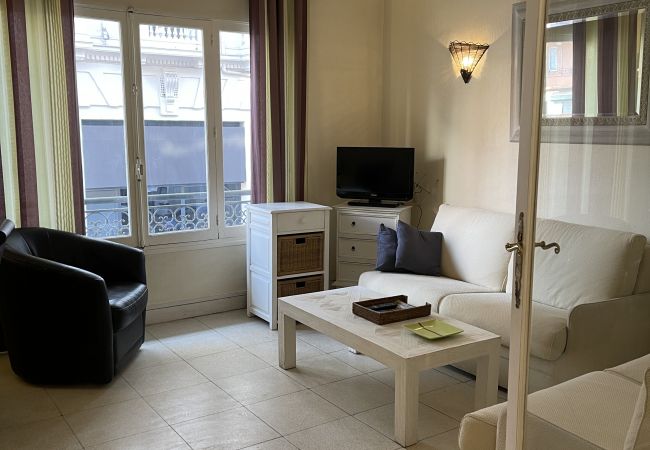 Appartement à Cannes - Appartement lumineux proche mer / QUE5327