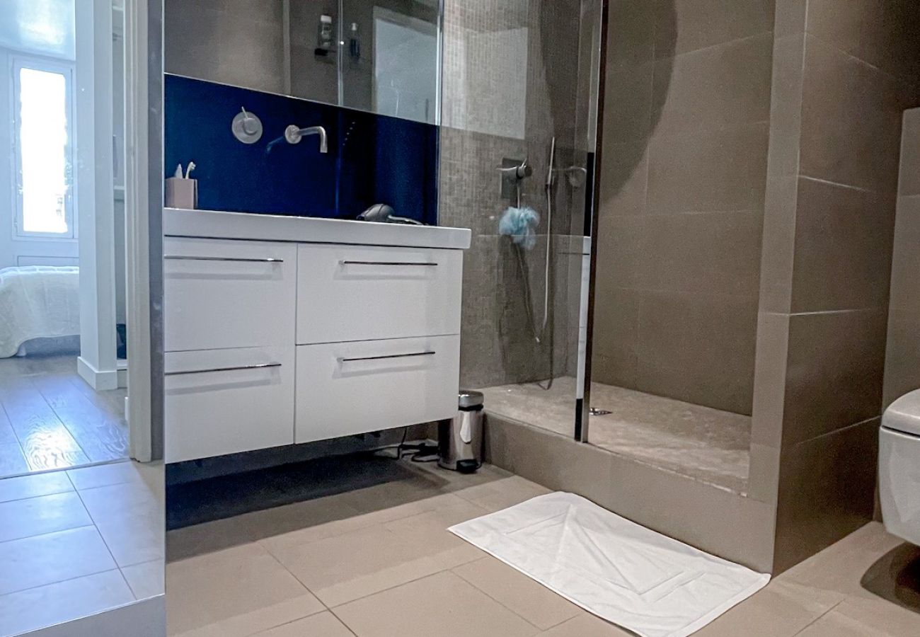 Appartement à Cannes - ARU117 / Remarquable 3 pièces central