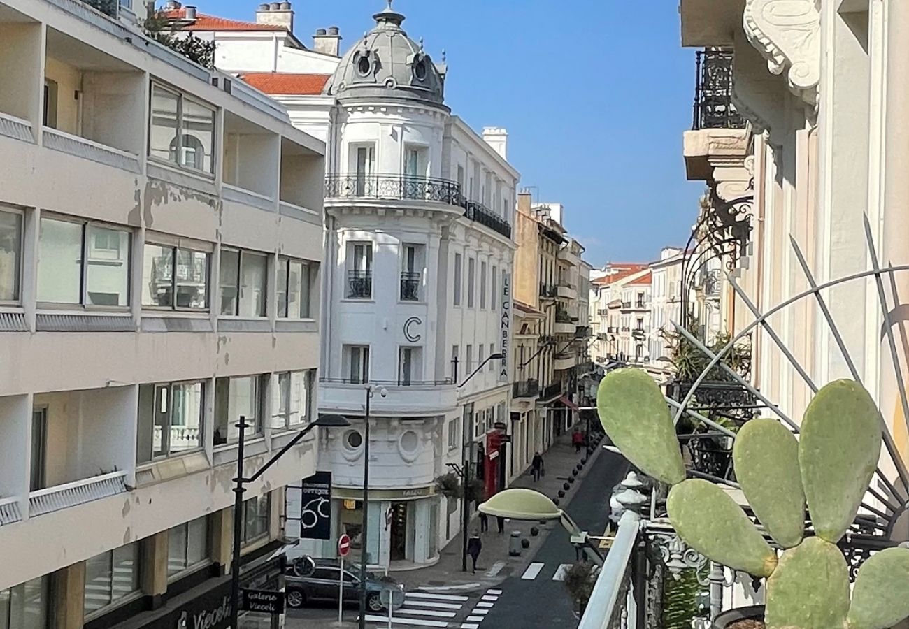 Appartement à Cannes - Remarquable 3 pièces central / ARU117