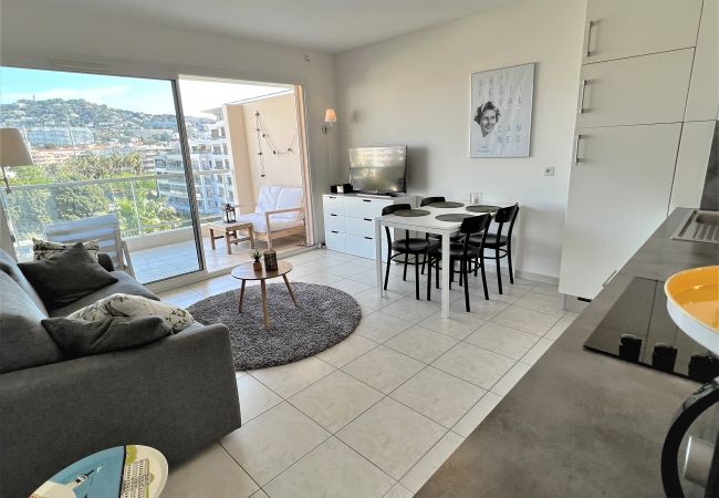 Appartement à Cannes - PALM BEACH CASTA DIVA Apt moderne et lumineux Appartement à Cannes - PALM BEACH CASTA DIVA Apt moderne et lumineux