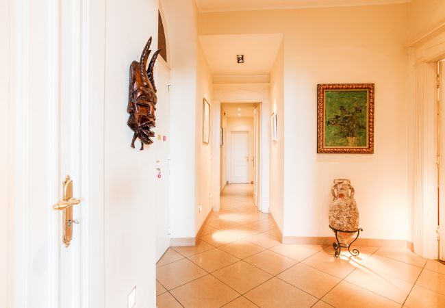 Appartement à Nice - PALAIS ALBERT 1ER AP4292 By Riviera Holiday Homes Appartement à Nice - PALAIS ALBERT 1ER AP4292 By Riviera Holiday Homes