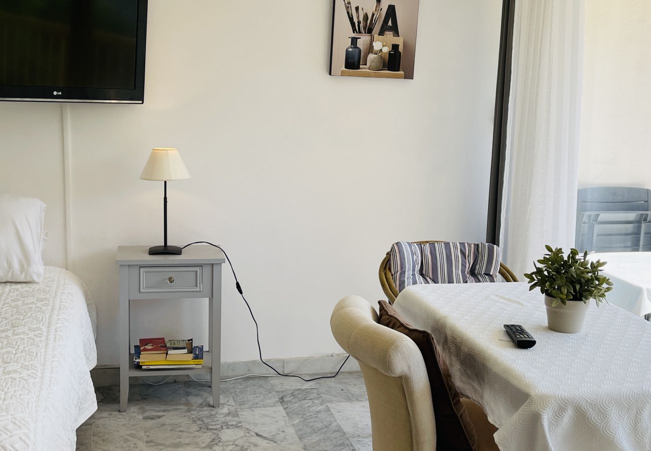 Studio à Cannes - HUC17 Beau studio bien équipé
