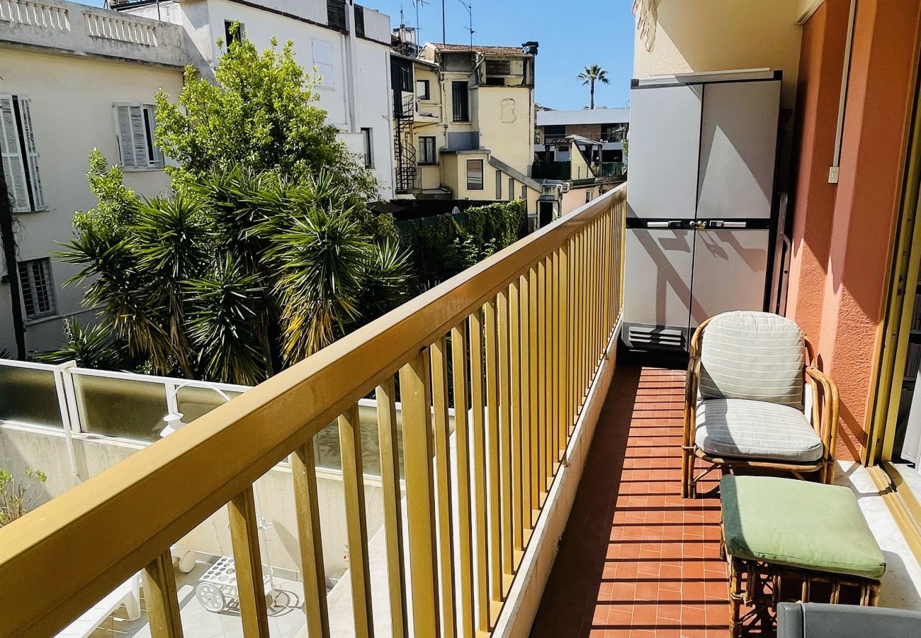 Studio à Cannes - HUC17 Beau studio bien équipé