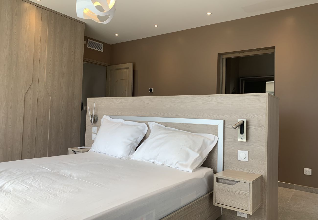 Villa à Antibes - Villa Exceptionnelle 7 chambres 7 sdb / CHARLESTON
