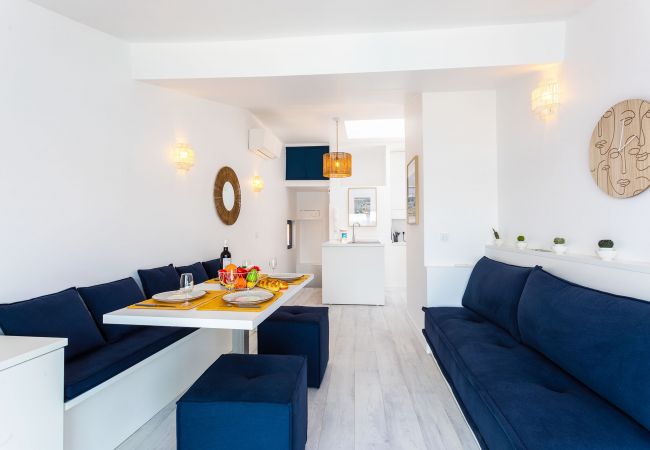 Appartement à Villefranche-sur-Mer - MAISON BLEUE AP4362 By Riviera Holiday Homes Appartement à Villefranche-sur-Mer - MAISON BLEUE AP4362 By Riviera Holiday Homes