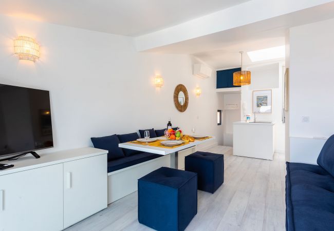Appartement à Villefranche-sur-Mer - MAISON BLEUE AP4362 By Riviera Holiday Homes Appartement à Villefranche-sur-Mer - MAISON BLEUE AP4362 By Riviera Holiday Homes