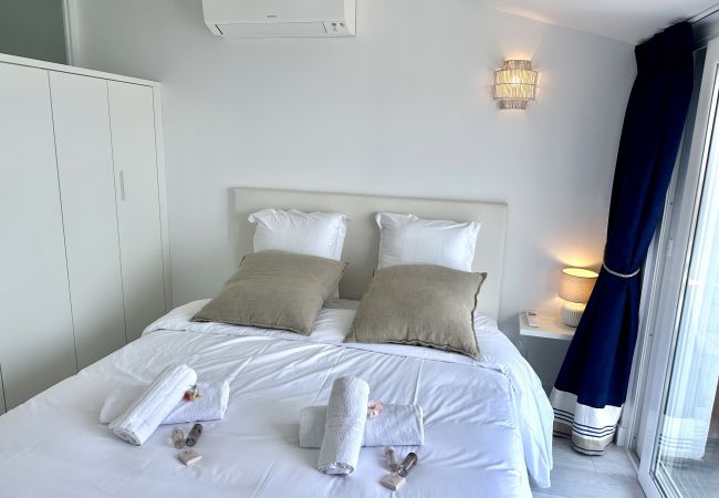 Appartement à Villefranche-sur-Mer - MAISON BLEUE AP4362 By Riviera Holiday Homes Appartement à Villefranche-sur-Mer - MAISON BLEUE AP4362 By Riviera Holiday Homes