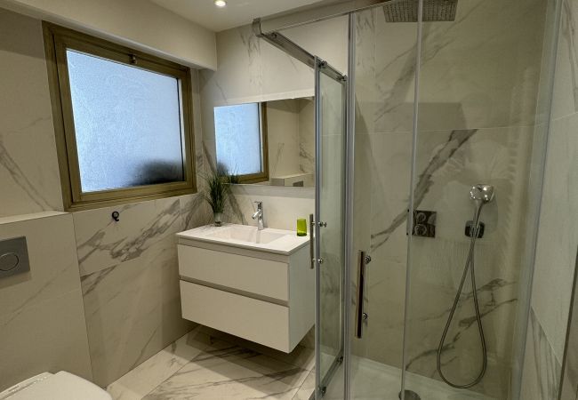 Appartement à Cannes - PHIL / Grand deux chambres terrasse 200m plage Appartement à Cannes - PHIL / Grand deux chambres terrasse 200m plage