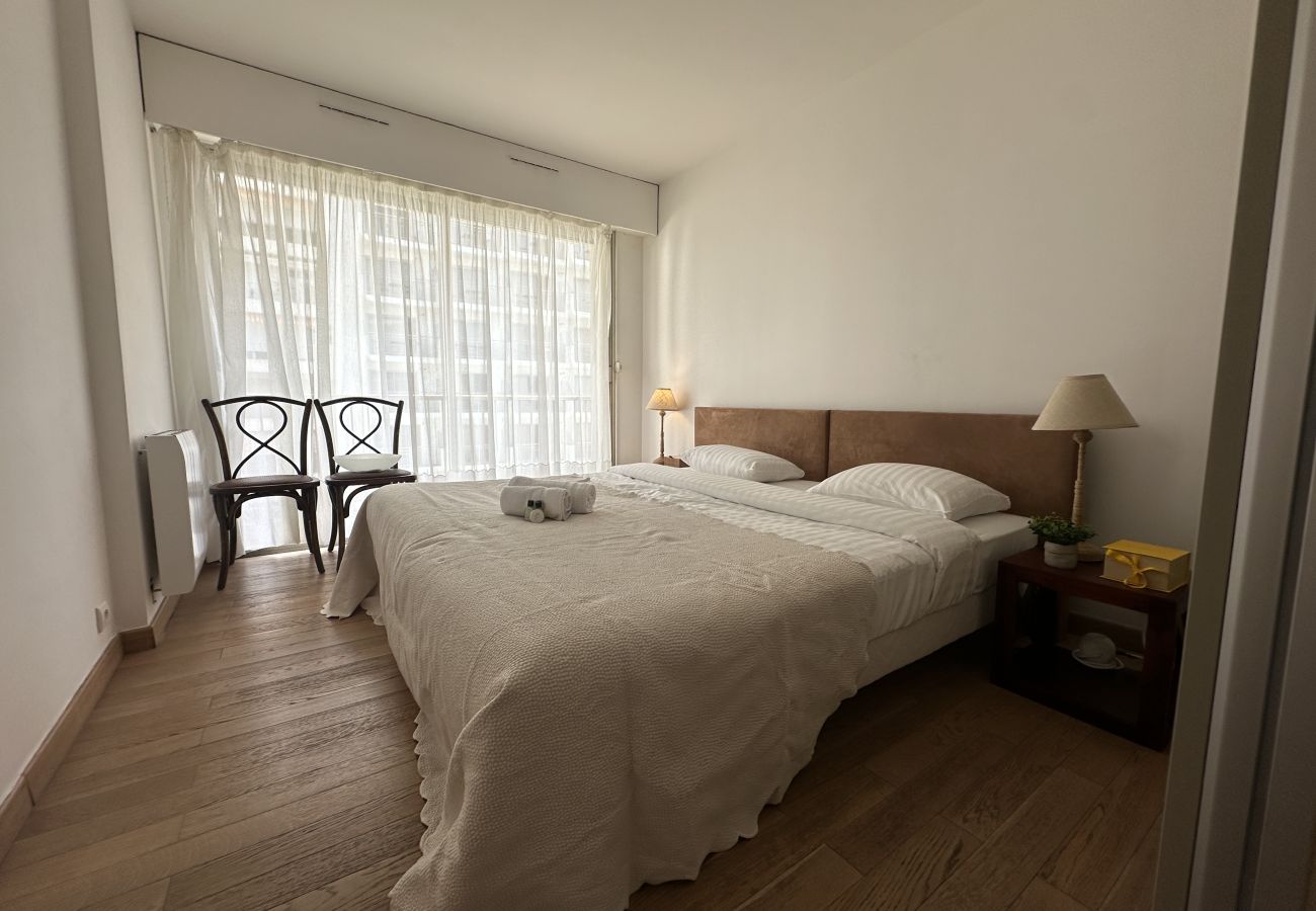 Appartement à Cannes - PEL1900 Bel appartement bien équipé 