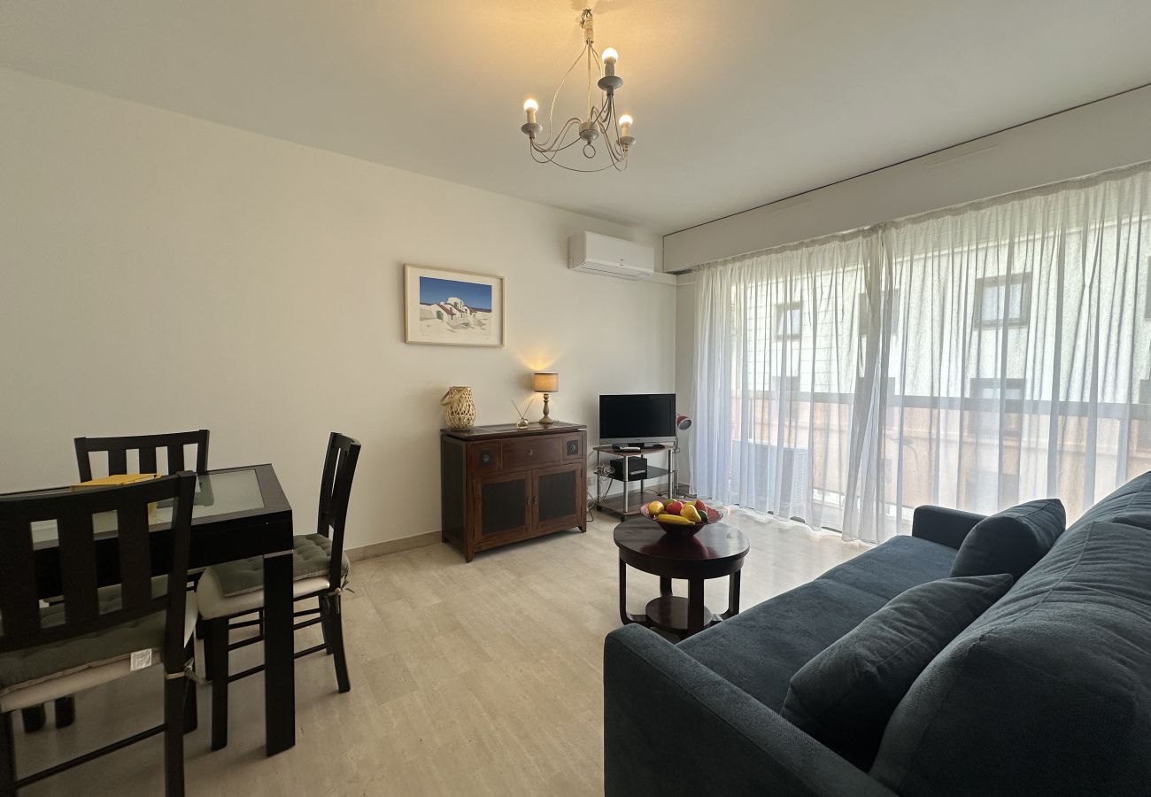 Appartement à Cannes - PEL1900 Bel appartement bien équipé 