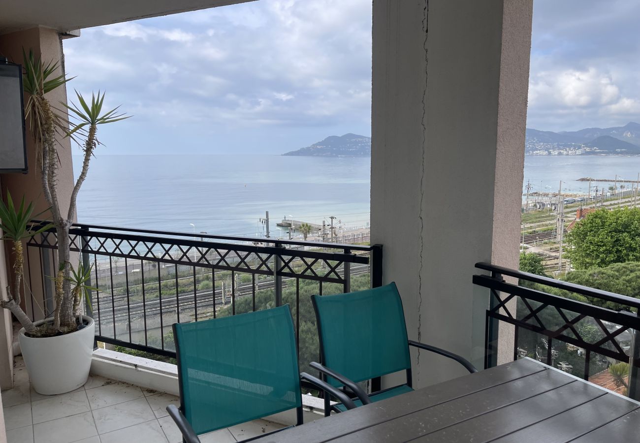 Appartement à Cannes-la-Bocca - Cannes Beach résidence / Vue mer piscine