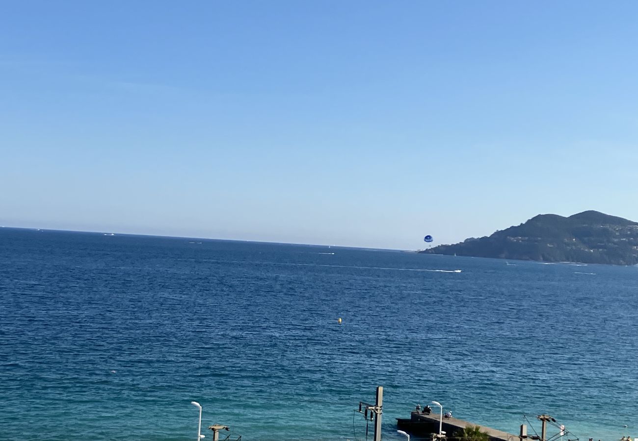 Appartement à Cannes-la-Bocca - Cannes Beach résidence / Vue mer piscine