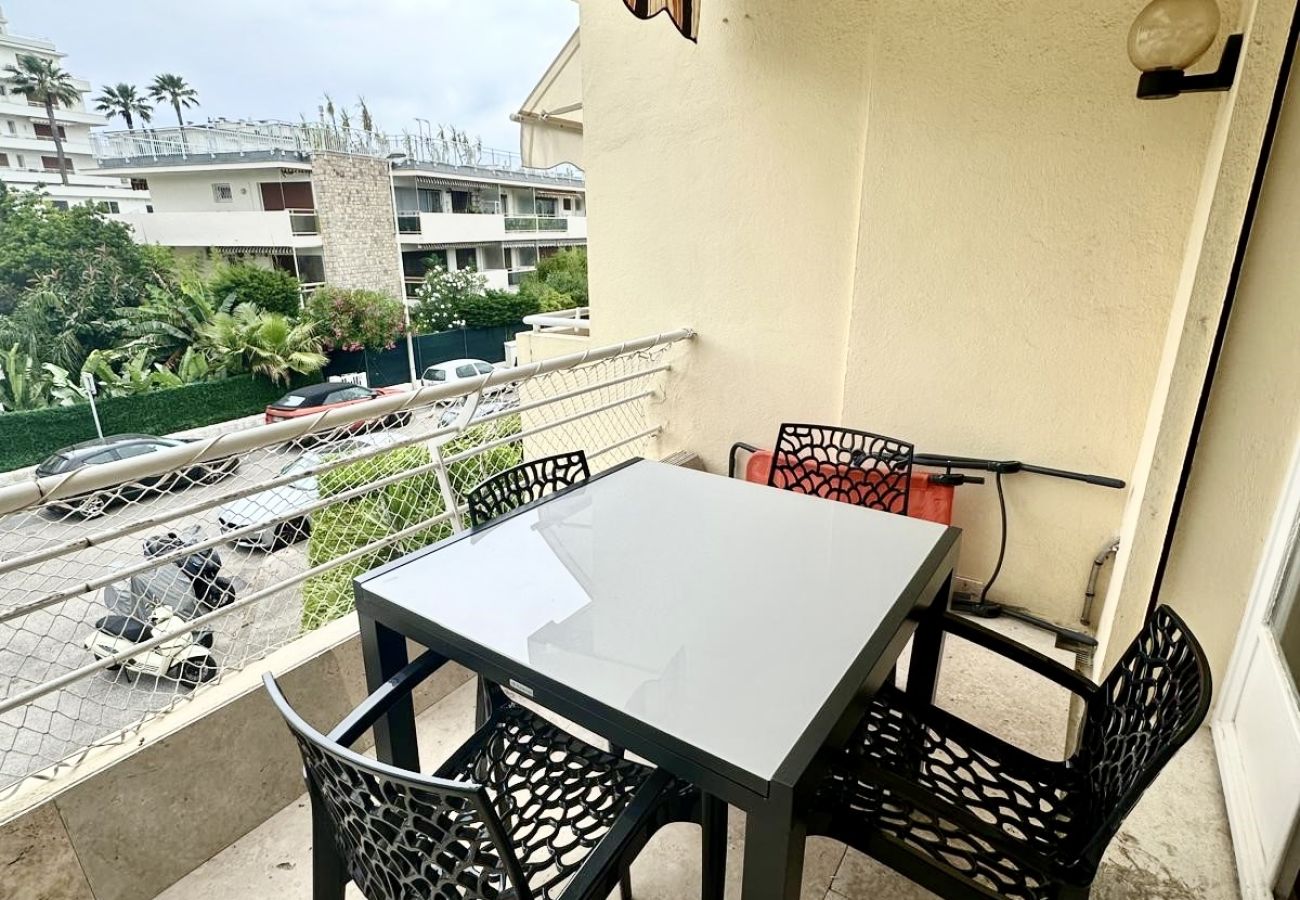 Appartement à Cannes - 2 pièces terrasse proche mer / Les Mouettes B