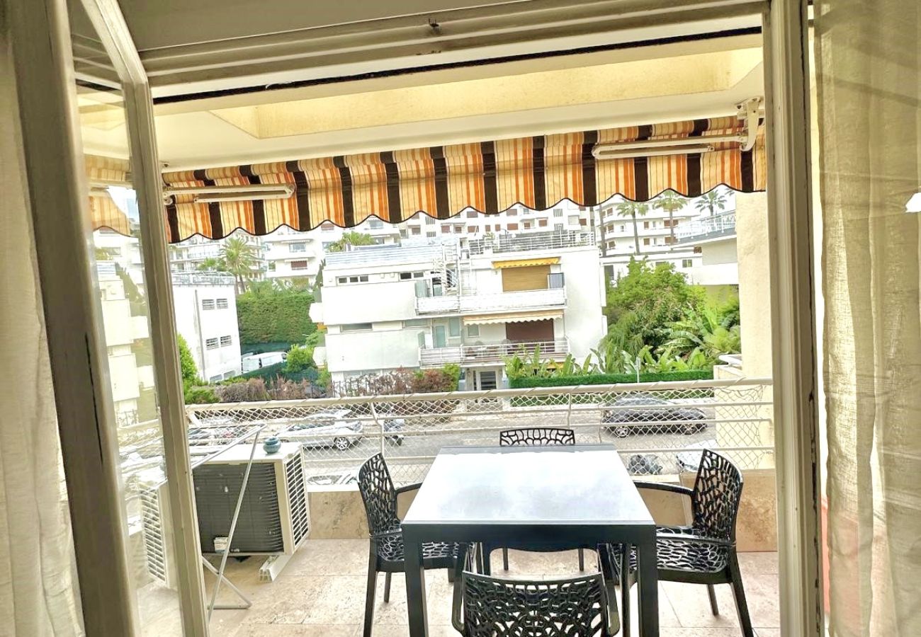 Appartement à Cannes - 2 pièces terrasse proche mer / Les Mouettes B