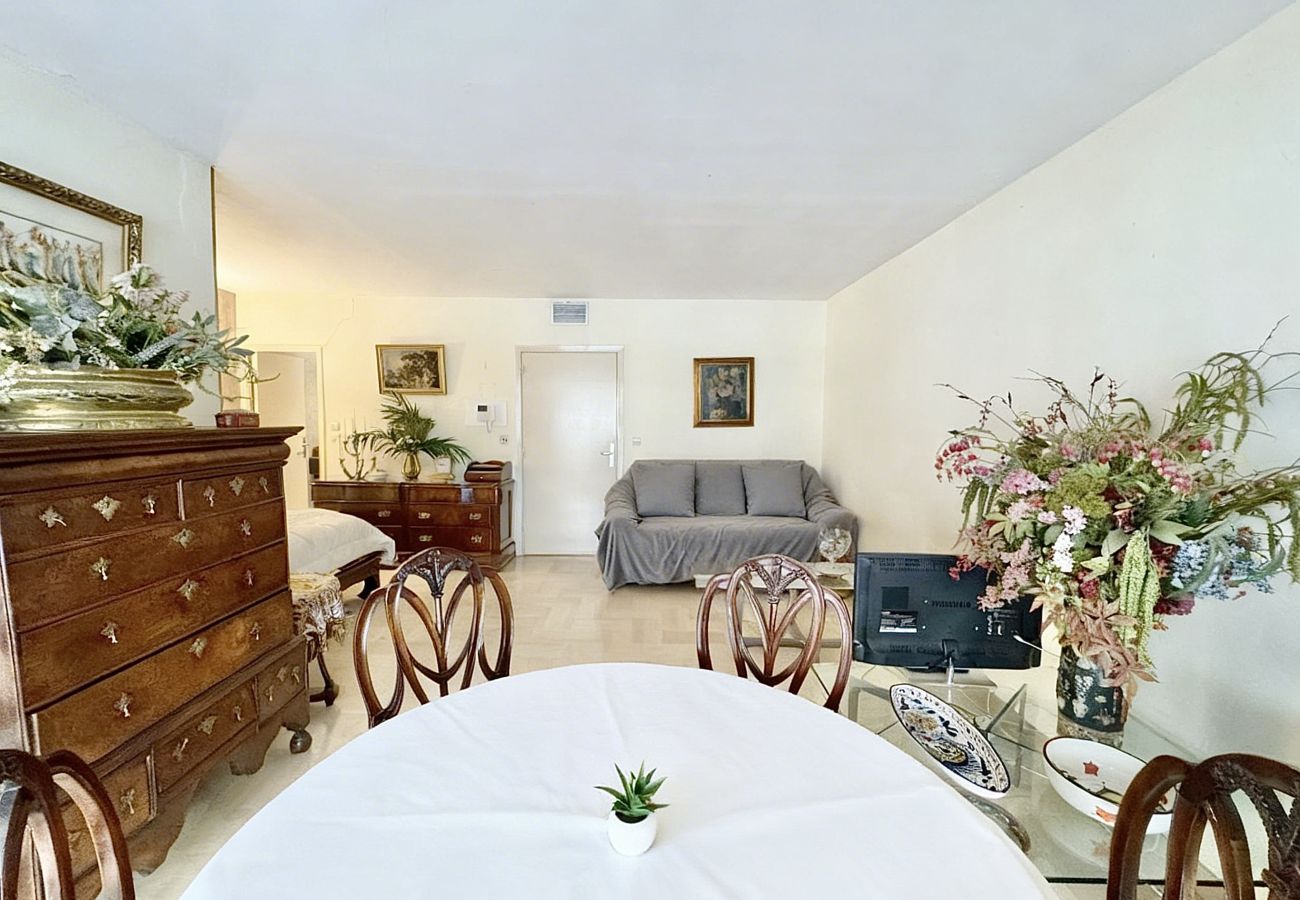 Appartement à Cannes - Gray d'albion studio D vue mer de côté