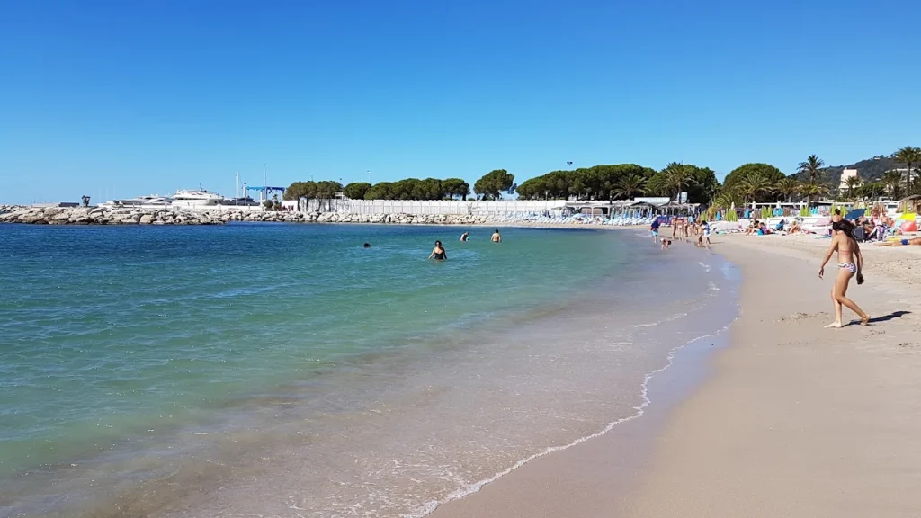Golfe-Juan-beach