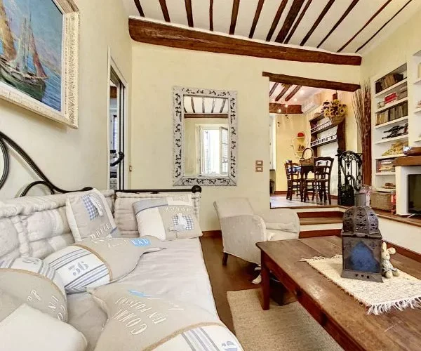holiday apartment suquet exposed beams